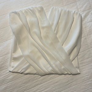 Cute v neck strapless top